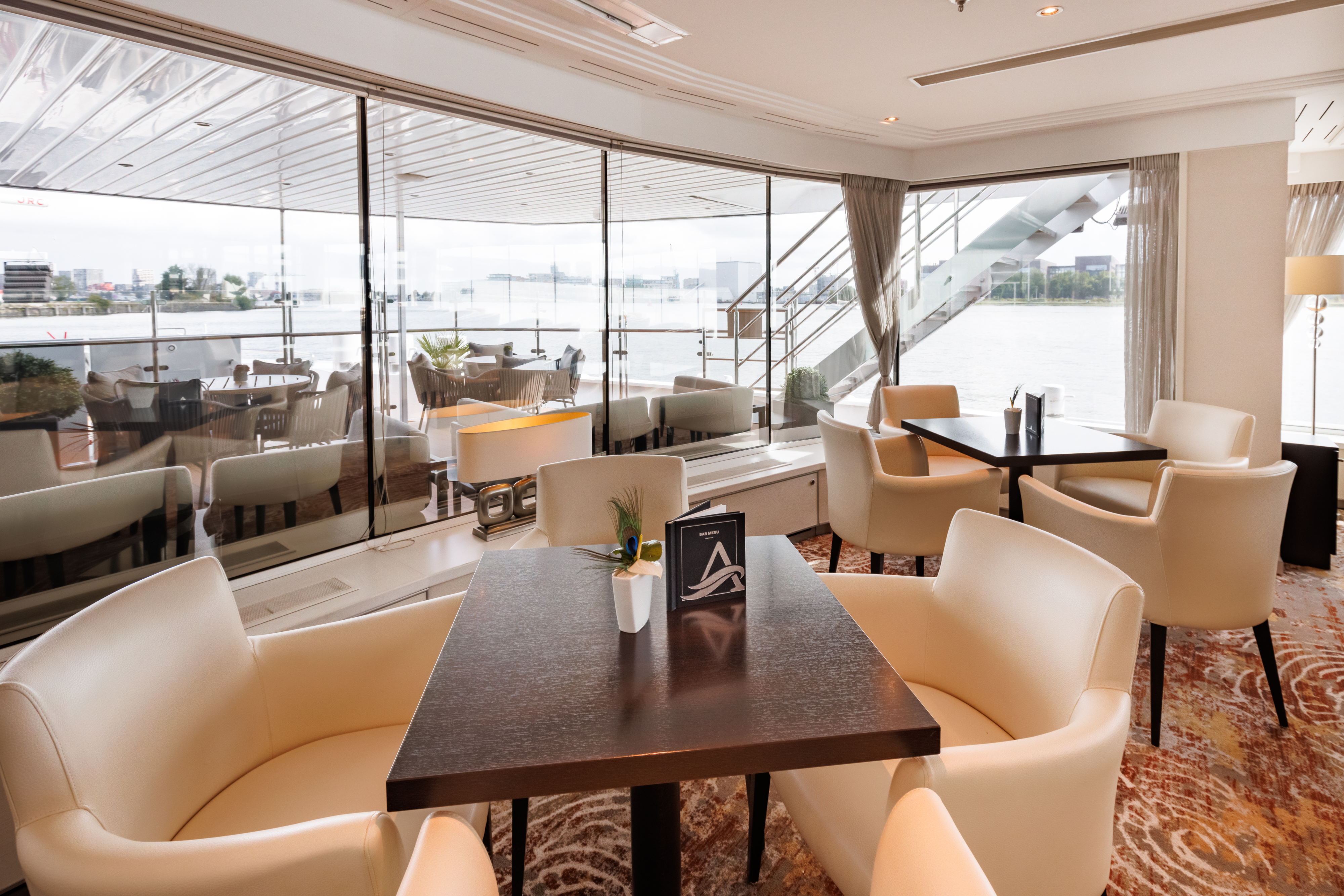 Avalon Vista - Panorama Lounge